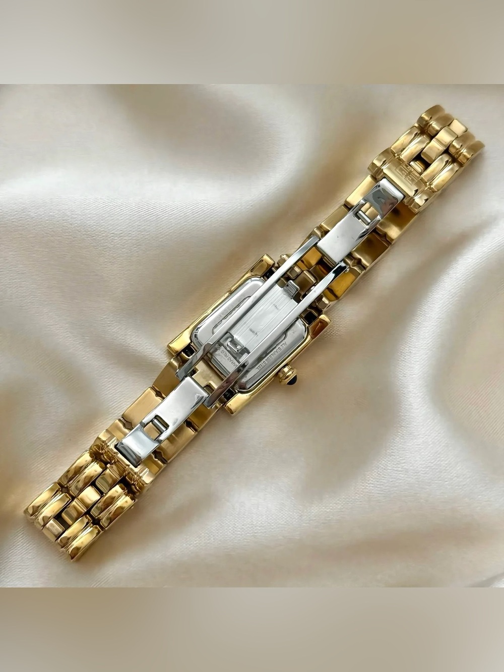AUTHENTIC RARE VINTAGE GIVENCHY MOTHER-OF-PEARL DAINTY WATCH - Picture 9 of 10